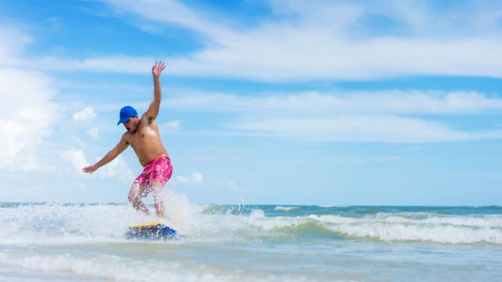 Can you surf on a skimboard